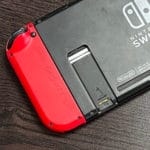 【スイッチ】Nintendo Switch背面の自立用キックスタンドを交換する方法 – いつの間にか外れて無くなっていたので交換用スタンドを購入して取り付けてみた