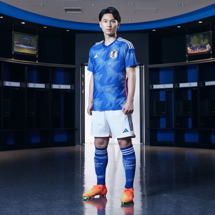 アディダス サッカー日本代表 2022 ユニフォーム オーセンティック（ホーム）