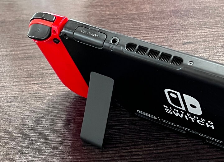 スイッチ Nintendo Switch背面の自立用キックスタンドを交換する方法 いつの間にか外れて無くなっていたので交換用スタンドを購入して 取り付けてみた 使い方 方法まとめサイト Usedoor