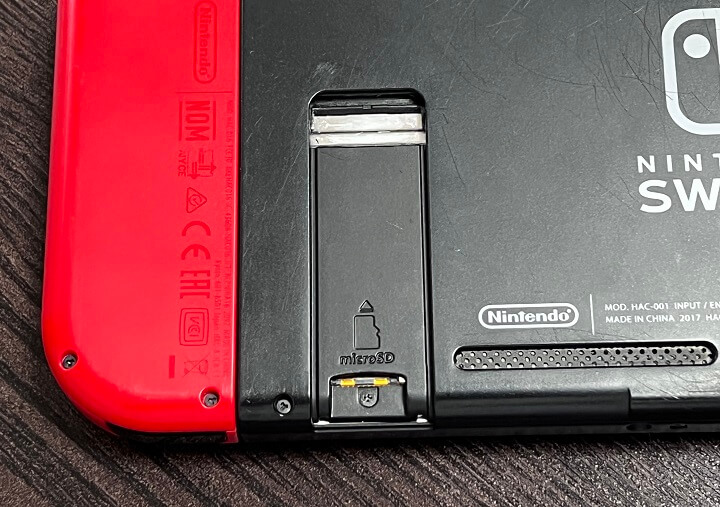 スイッチ】Nintendo Switch背面の自立用キックスタンドを交換する方法 – いつの間にか外れて無くなっていたので交換用スタンドを購入して取り付けてみた  ≫ 使い方・方法まとめサイト - usedoor